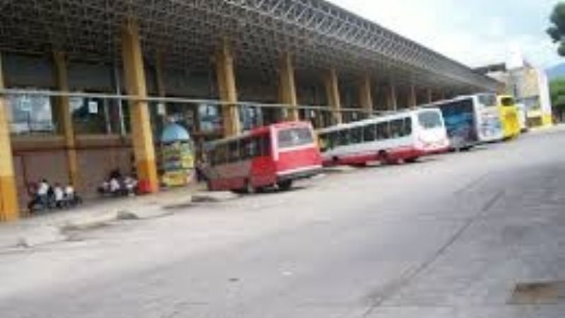 Encuentran a dos niños abandonados en la Terminal