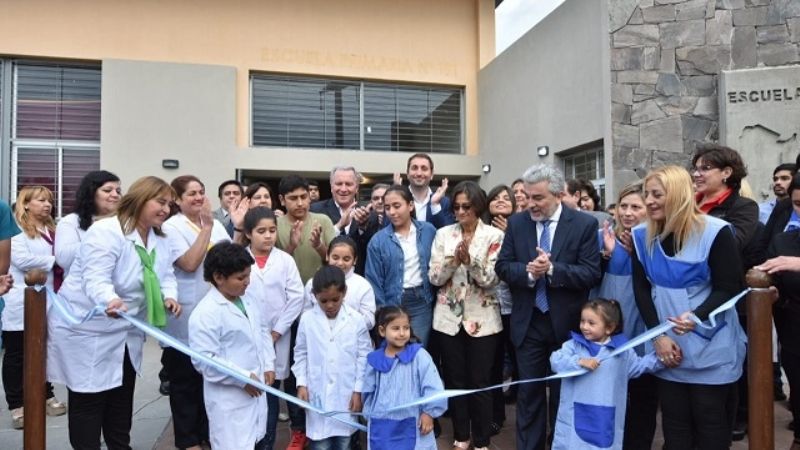 Corpacci inauguró la escuela de la Ribera del Valle