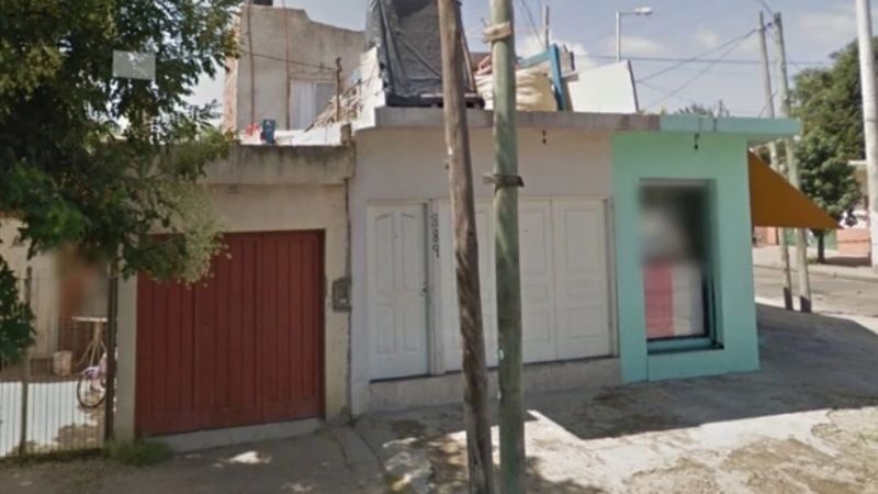 Encontró a su marido mientras abusaba de su hija y lo mató de 185 puñaladas