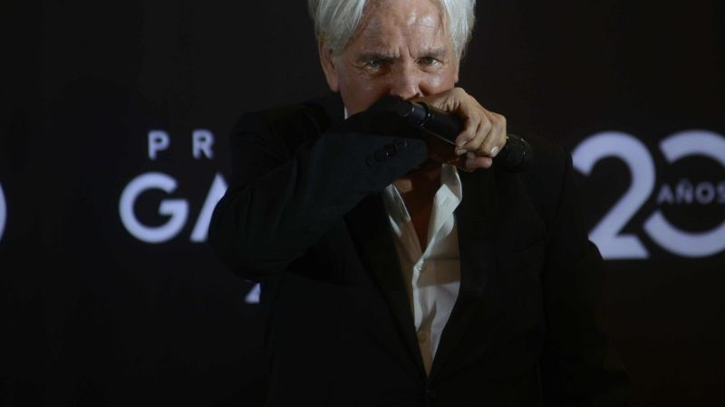 Sergio Denis, internado de urgencia tras caerse del escenario