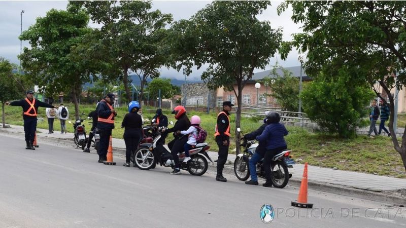 En operativos, arrestaron a 13 personas y secuestraron 12 motos