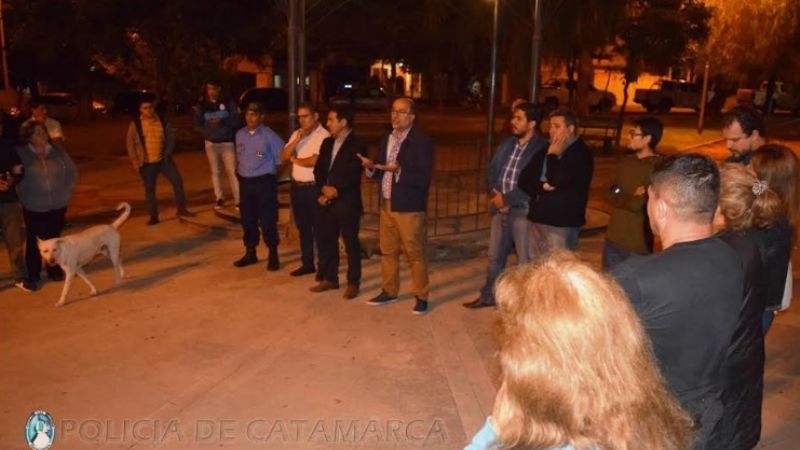 Autoridades de Seguridad se reunieron con vecinos de la zona Oeste