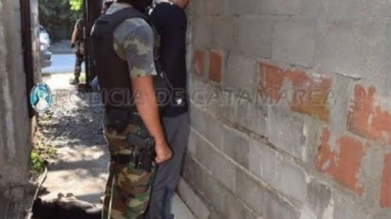 Detienen a un sujeto con 3000 dosis de marihuana