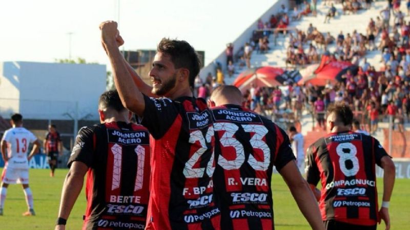 Patronato y Dock Sud dan continuidad a la Copa Argentina