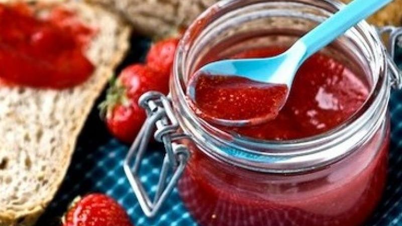 Prohíben la venta de una mermelada de frutillas