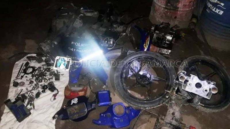 Atrapan a un ladrón que vendía en Facebook las partes de una moto