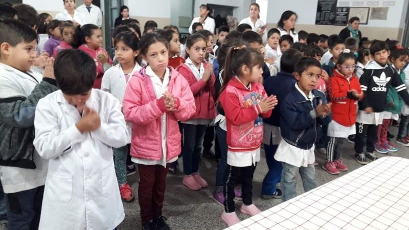 Comenzó entrega de guardapolvos y kits escolares en La Paz Norte