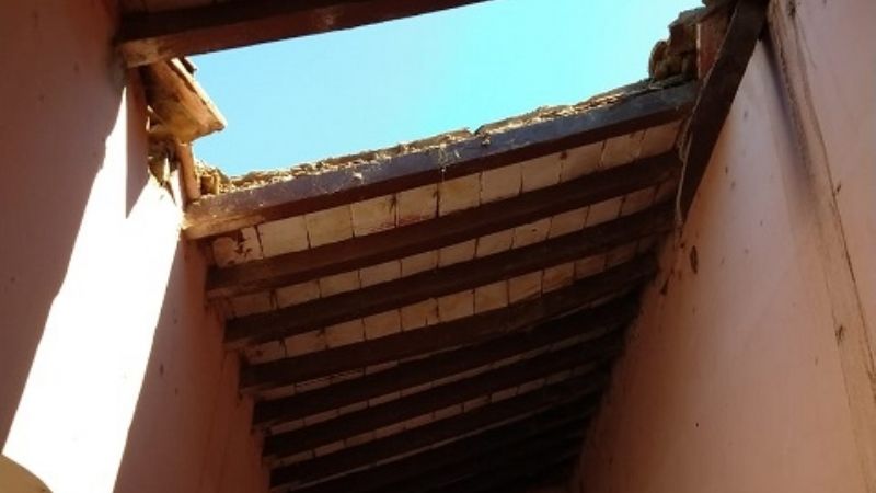 Capilla histórica sufrió la caída de una parte del techo