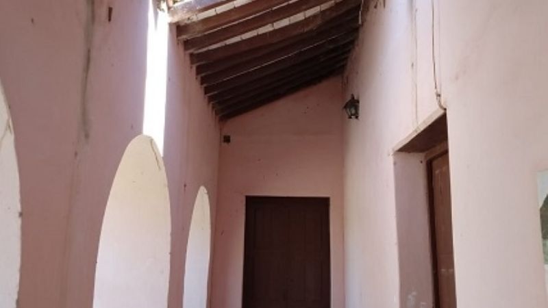 Capilla histórica sufrió la caída de una parte del techo