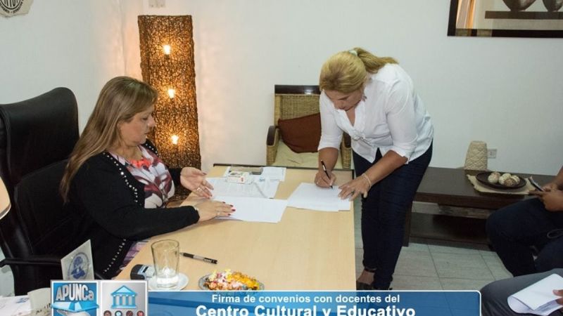 Firmaron convenios con docentes que dictarán cursos en APUNCa