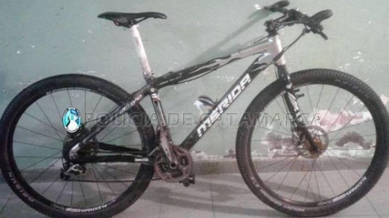 Le quitaron la bicicleta