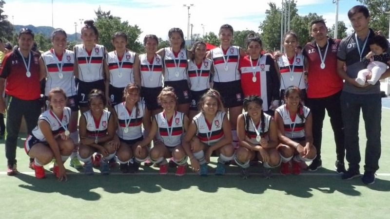 UCSE campeón del Regional Damas de Clubes de Hockey