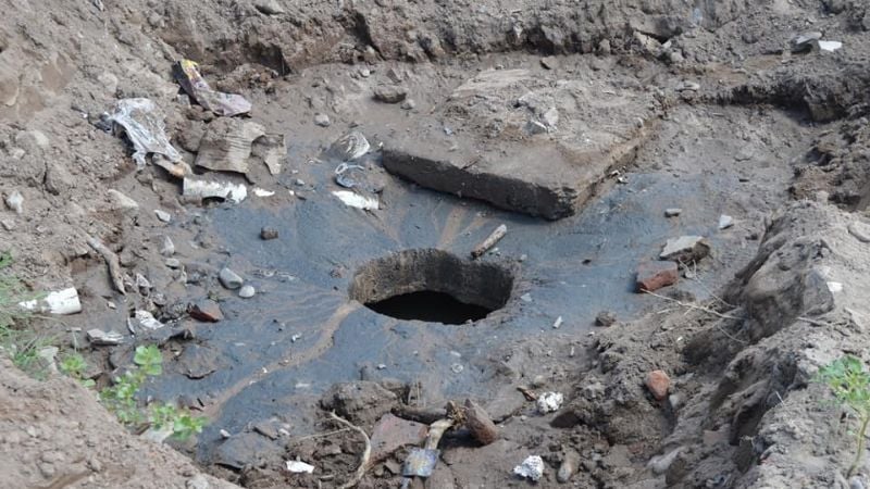 Trabajos de desobstrucción de colectora cloacal en la zona sur