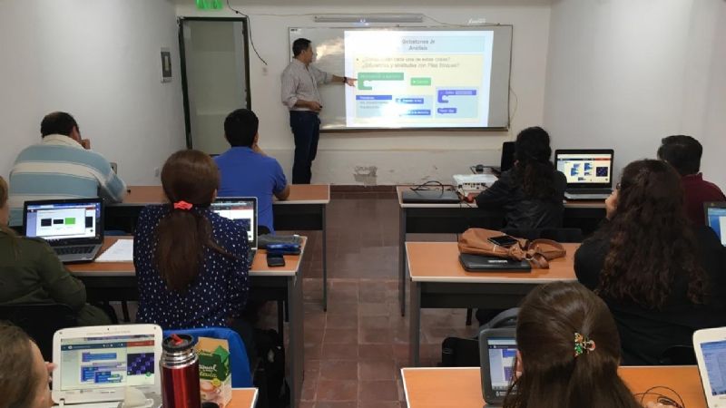 Comenzó la capacitación a docentes de nivel primario, secundario y superior