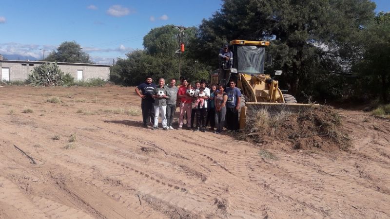 Joven peronista escala con hechos mientras Páez promete becas