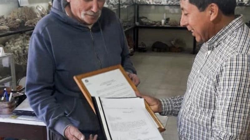 Entrega del instrumento parlamentario al Museo Mineralógico de la Puna
