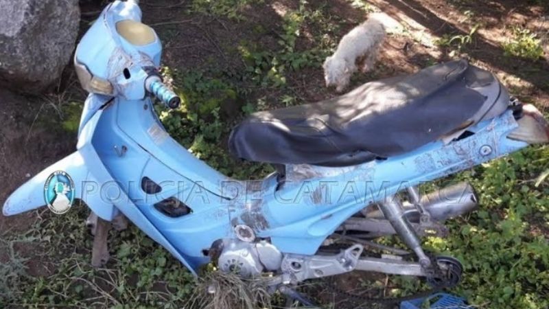 Encuentran una moto en una alcantarilla