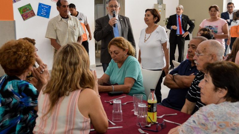 Visita a los adultos mayores alojados en el CIIC