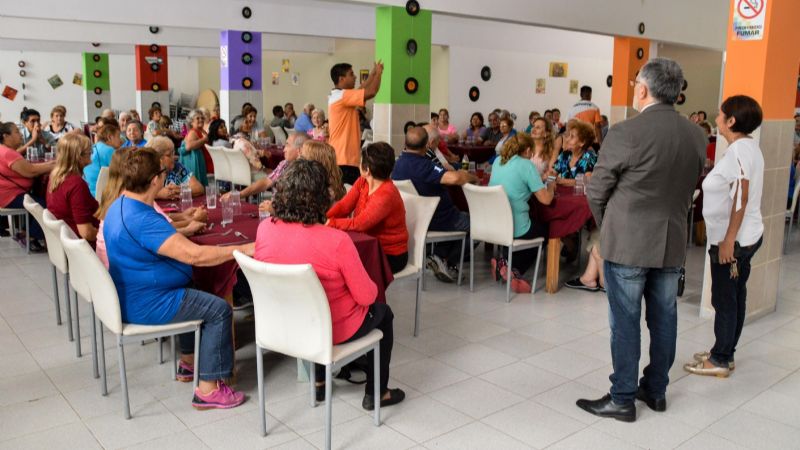 Visita a los adultos mayores alojados en el CIIC