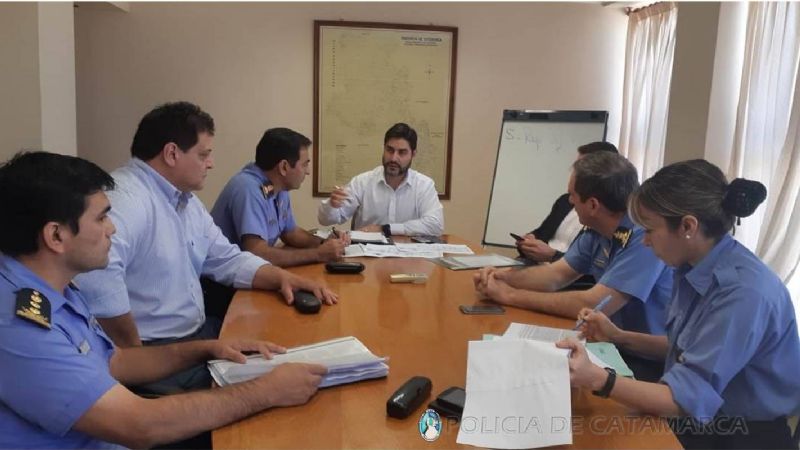 Acuerdo por el aumento para policías