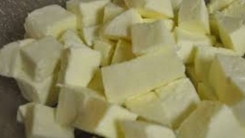 Prohíben la venta de una sal gruesa, dos quesos y varios productos médicos