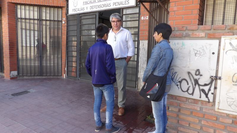 Madre denuncia que drogaron a su hijo para abusarlo sexualmente