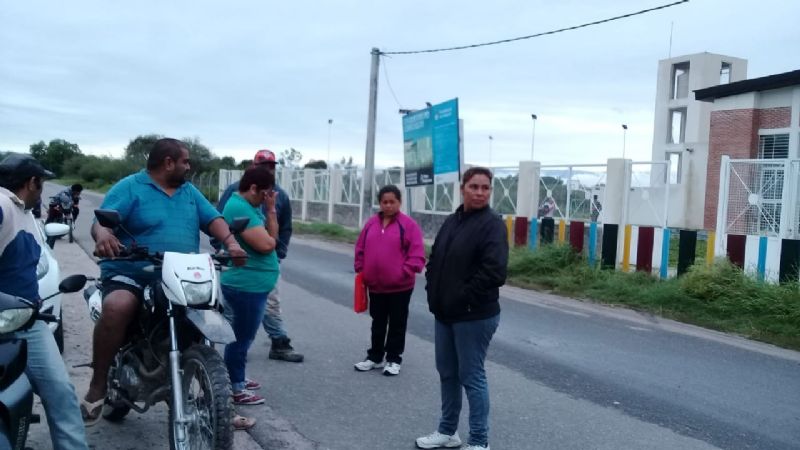 Toma de escuela en Nueva Coneta