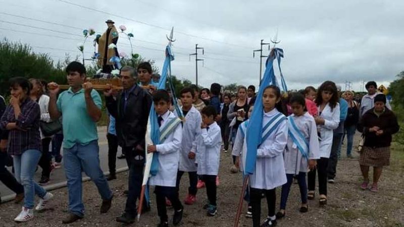 Durante una jornada lluviosa, celebran al Cura Brochero en La Calera