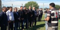 UNO de los jugadores agradeció el apoyo para construir la cancha de rugby.