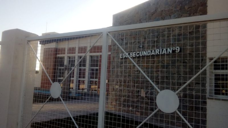 Padres vuelven a tomar escuela en Nueva Coneta