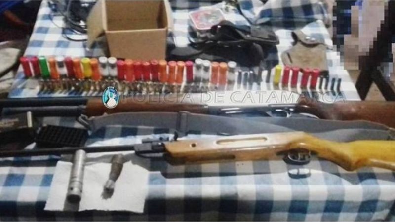 Secuestran un arsenal y droga en Alijilán
