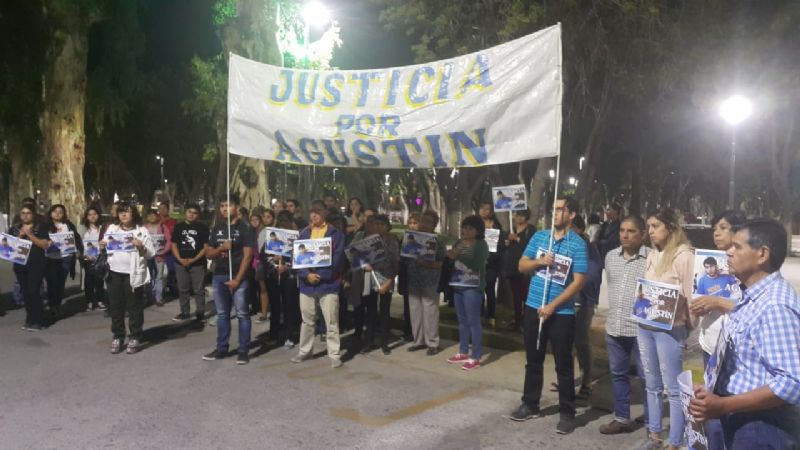 Con una marcha del silencio, piden justicia por la muerte del locutor