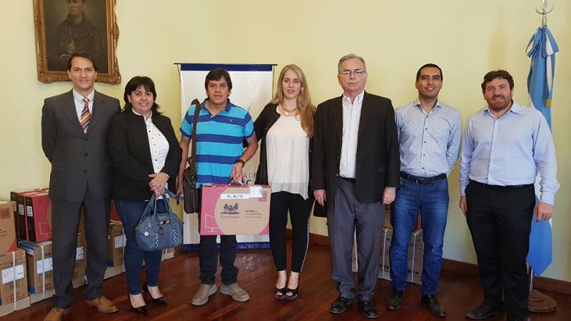 El municipio de El Alto recibió equipos de informática