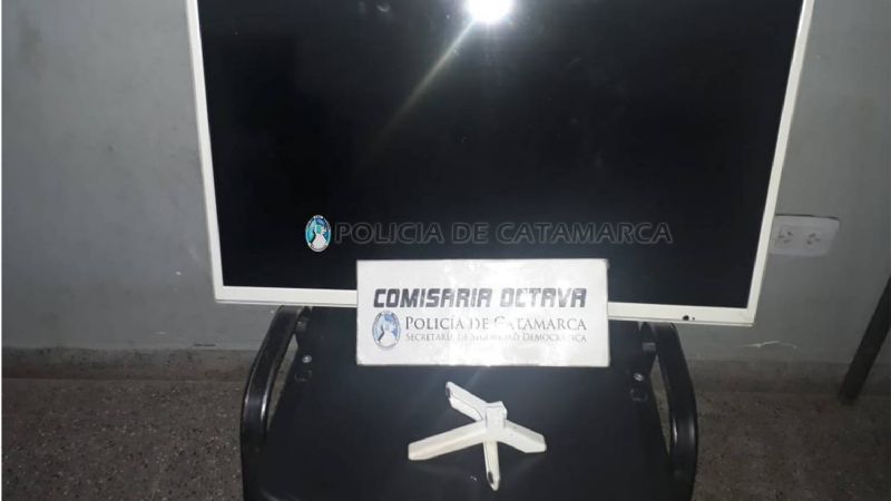 Aprehenden a dos jóvenes y secuestran un televisor