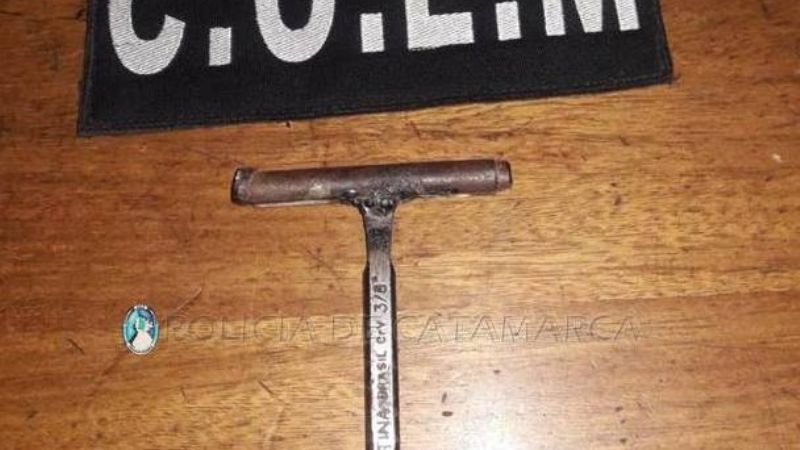 Arrestan a un joven y secuestran una “espadita”