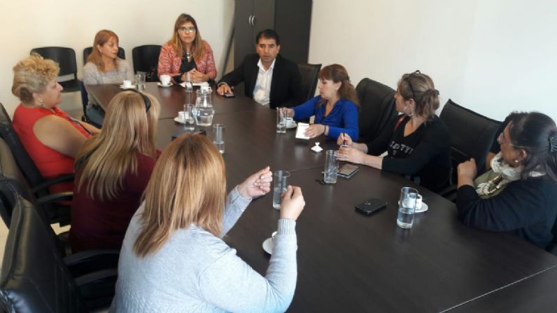 Buscan salida laboral para mujeres despedidas de Tileye