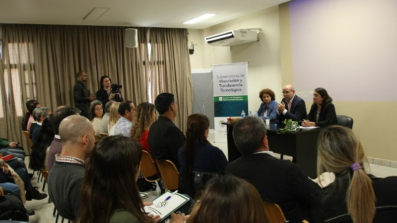 La UNCA promueve el fortalecimiento de áreas de vinculación tecnológica