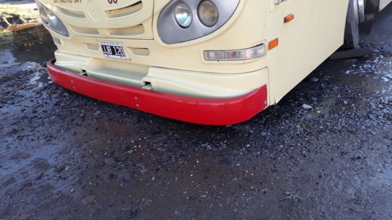 Chofer reclama por el mal estado de las calles