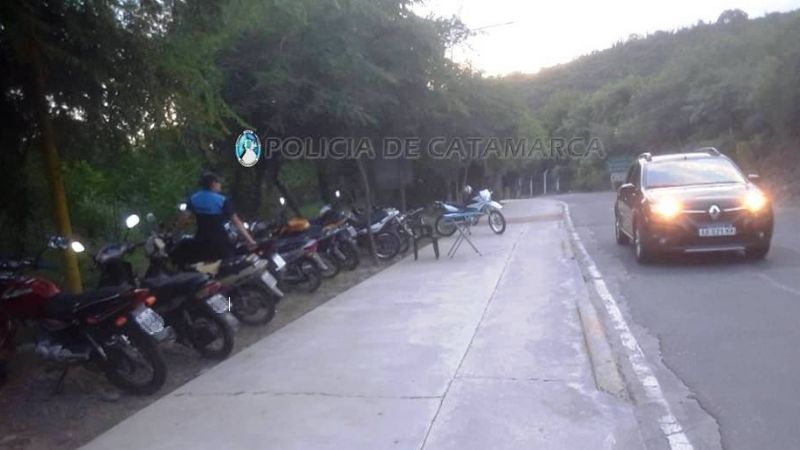 Secuestran 200 vehículos en puestos camineros de Capital, Valle Viejo y Capayán