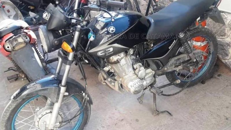 Andaban en moto y uno tenía un cuchillo en el bolsillo