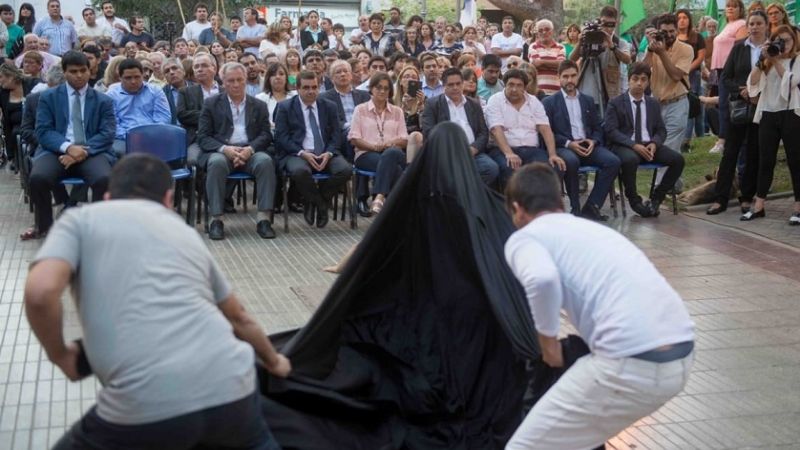 Lucía encabezó el acto por el “Día Nacional de la Memoria”