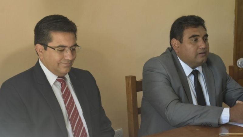 Páez ignora a mamá que cobra una beca de 500 pesos