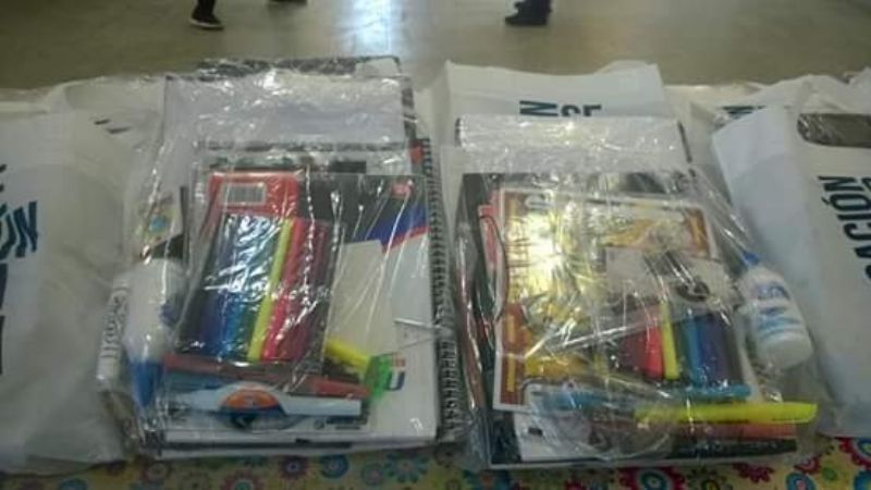 Visita de obras, entrega de kits escolares e indumentaria en Mutquín