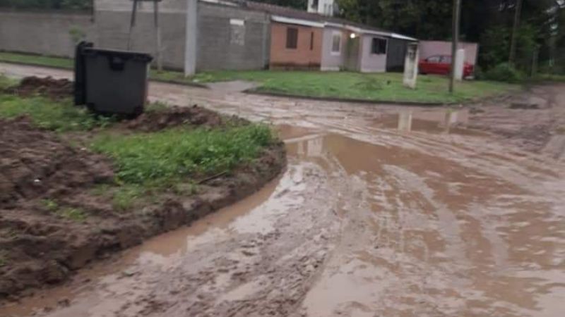 La lluvia dejó los caminos intransitables en Bañado de Ovanta