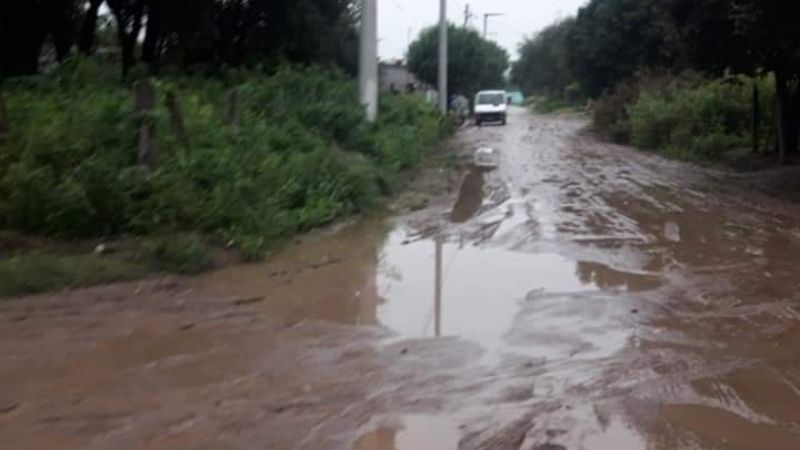 La lluvia dejó los caminos intransitables en Bañado de Ovanta
