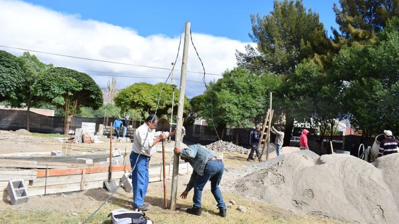 Se avanza con la obra de la plazoleta y monumento a los Héroes de Malvinas