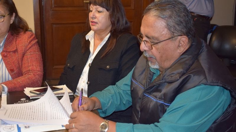 Hubo acuerdo y firma del aumento salarial para docentes