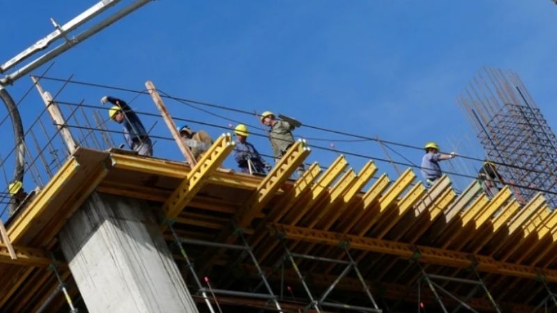 Por quinto mes consecutivo cayó en febrero el empleo registrado