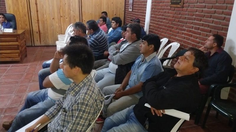 Concejales buscan soluciones al problema de los remiseros