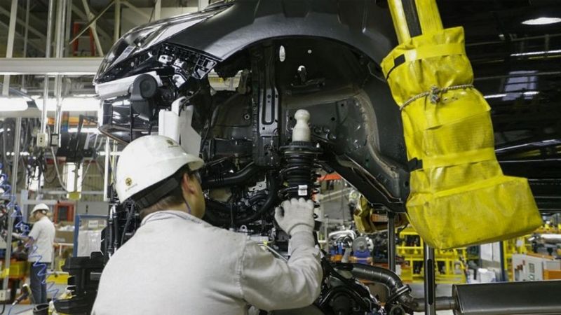 La economía cayó un 5,7% en enero y acumuló su novena baja consecutiva